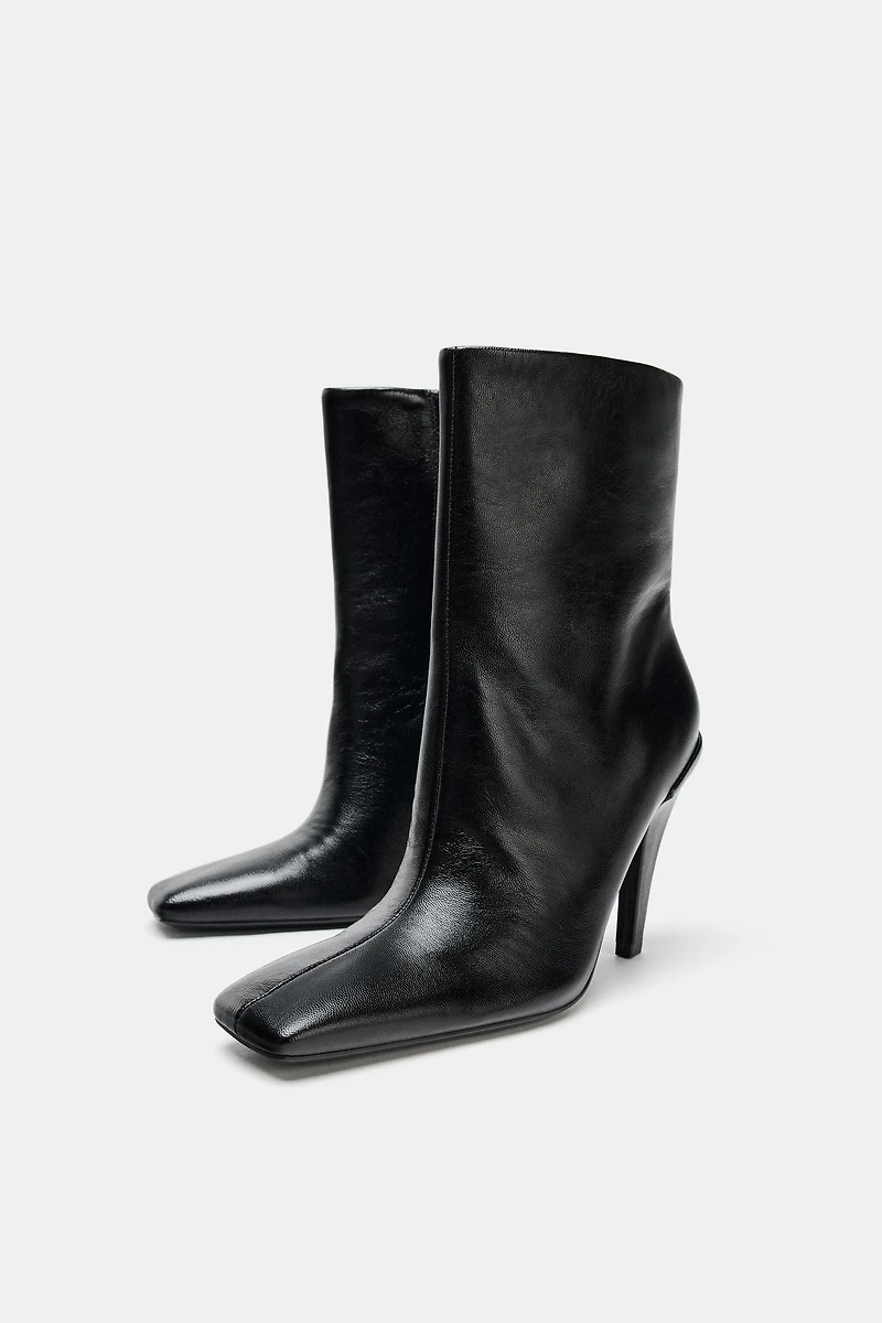 BOTTINES À TALONS EN CUIR BOUT CARRÉ