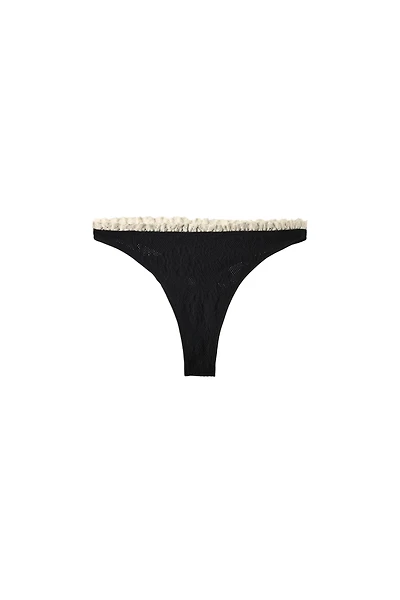 SEAMLESS LACE THONG