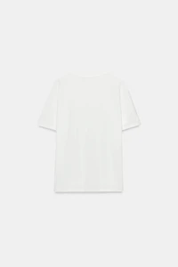 EMBOSSED BOW T-SHIRT