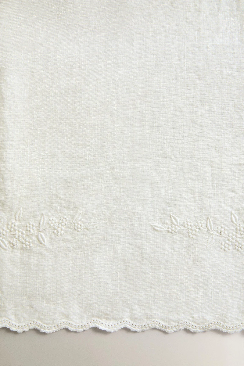 EMBROIDERED LINEN TOWEL