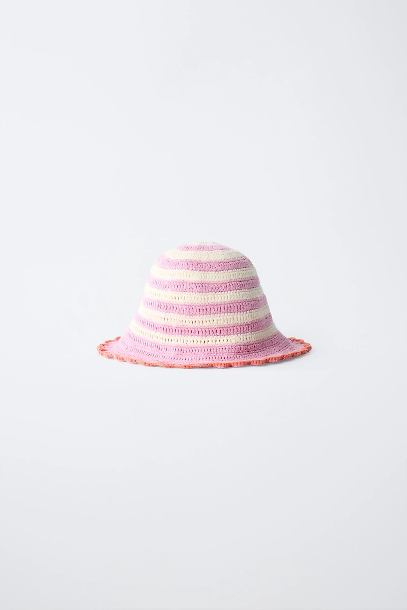 BONNET EN MAILLE CROCHET À RAYURES