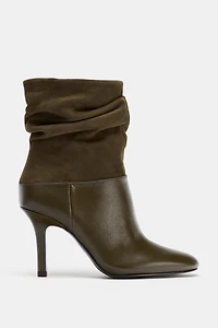 CRINKLED EFFECT LEATHER ANKLE BOOTS