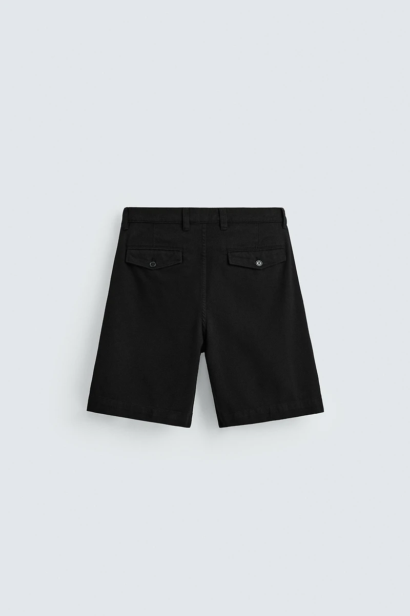 RELAXED FIT PLEATED BERMUDA SHORTS