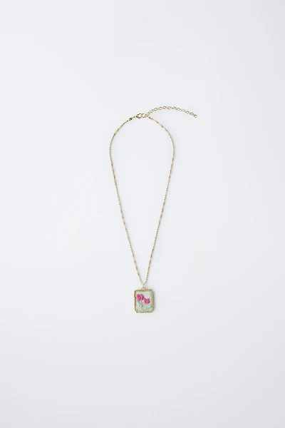 BEADED PENDANT NECKLACE
