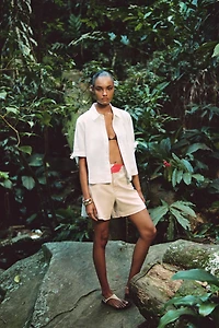 CHEMISE MANCHES COURTES AVEC LACETS EN RAMIE