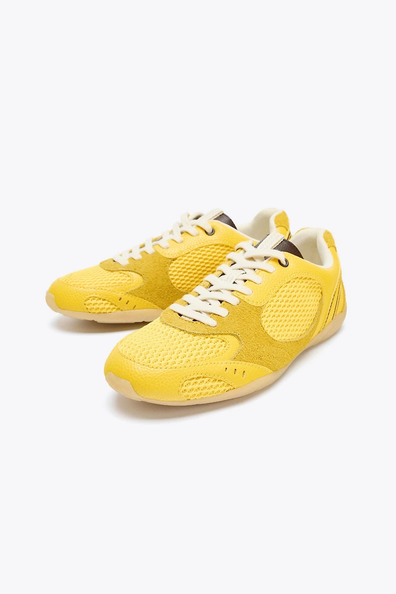 CONTRAST RUNNING SHOES