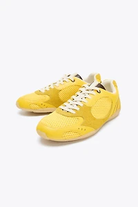 CONTRAST RUNNING SHOES
