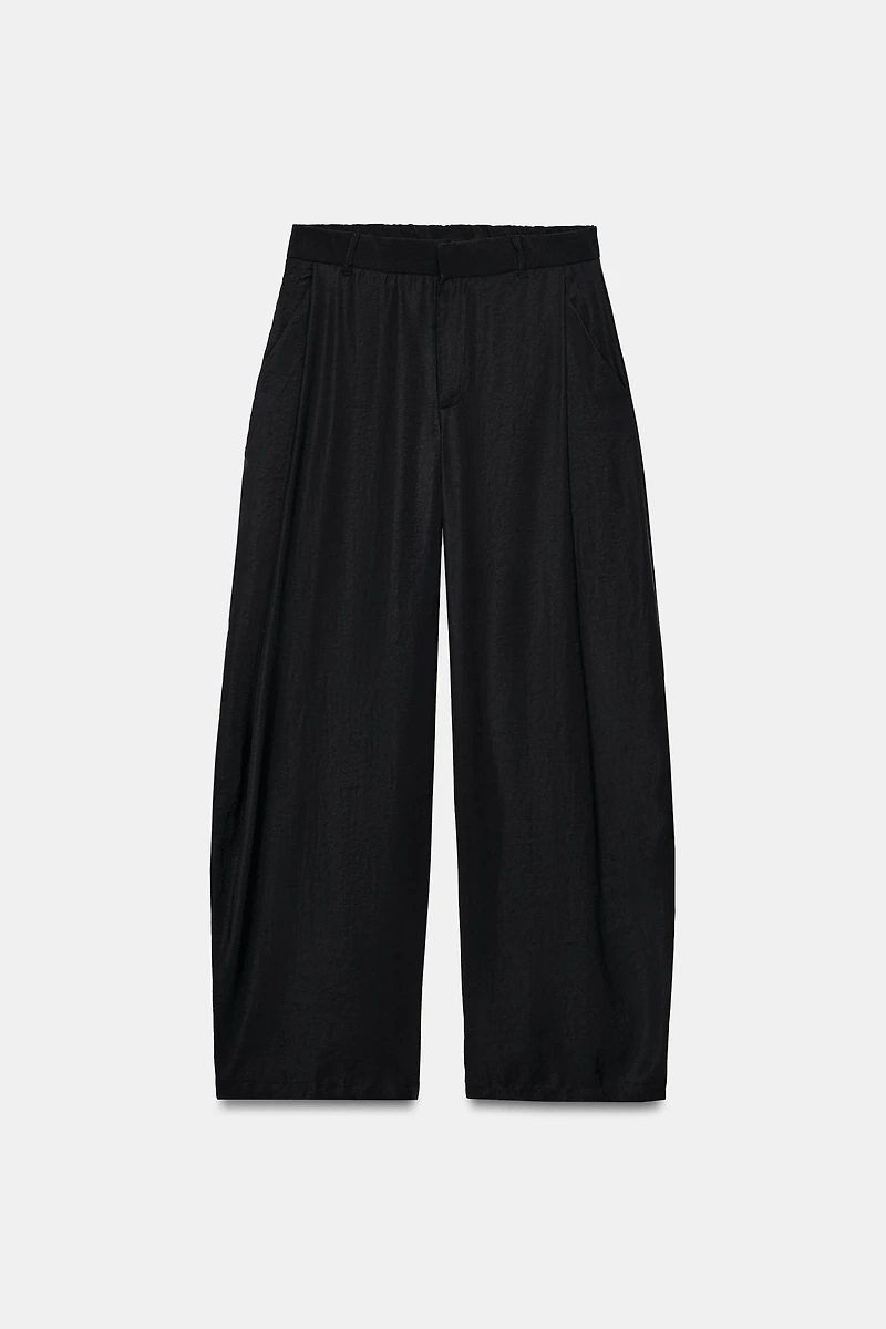FLOWY PLEATED PANTS