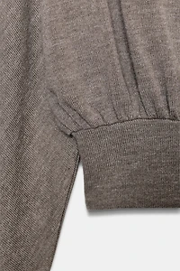 PULL DOUX À MANCHES LONGUES