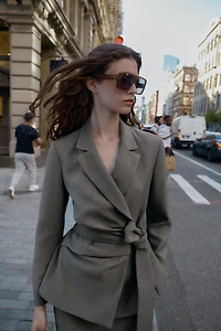 SHOULDER PAD BELTED BLAZER