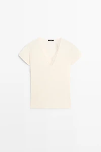 T-shirt col en V détails dentelle
