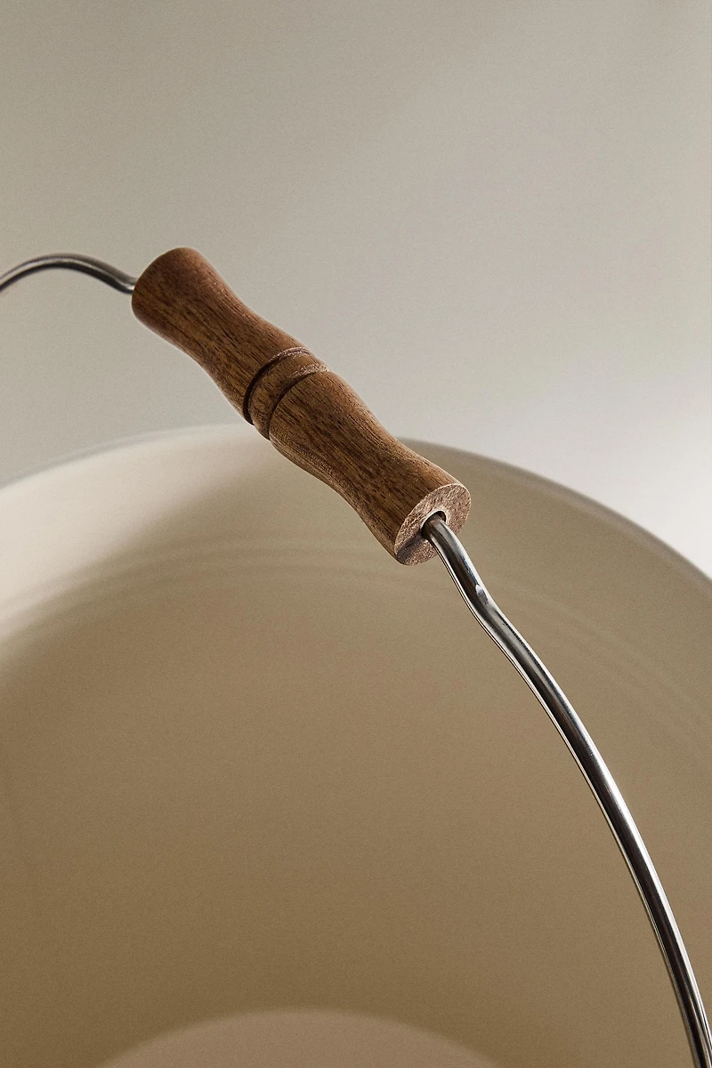 LACQUERED METAL TUB