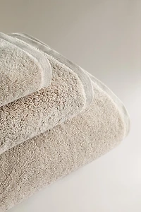 EXTRA SOFT COTTON BATH TOWEL (700 GXM²)