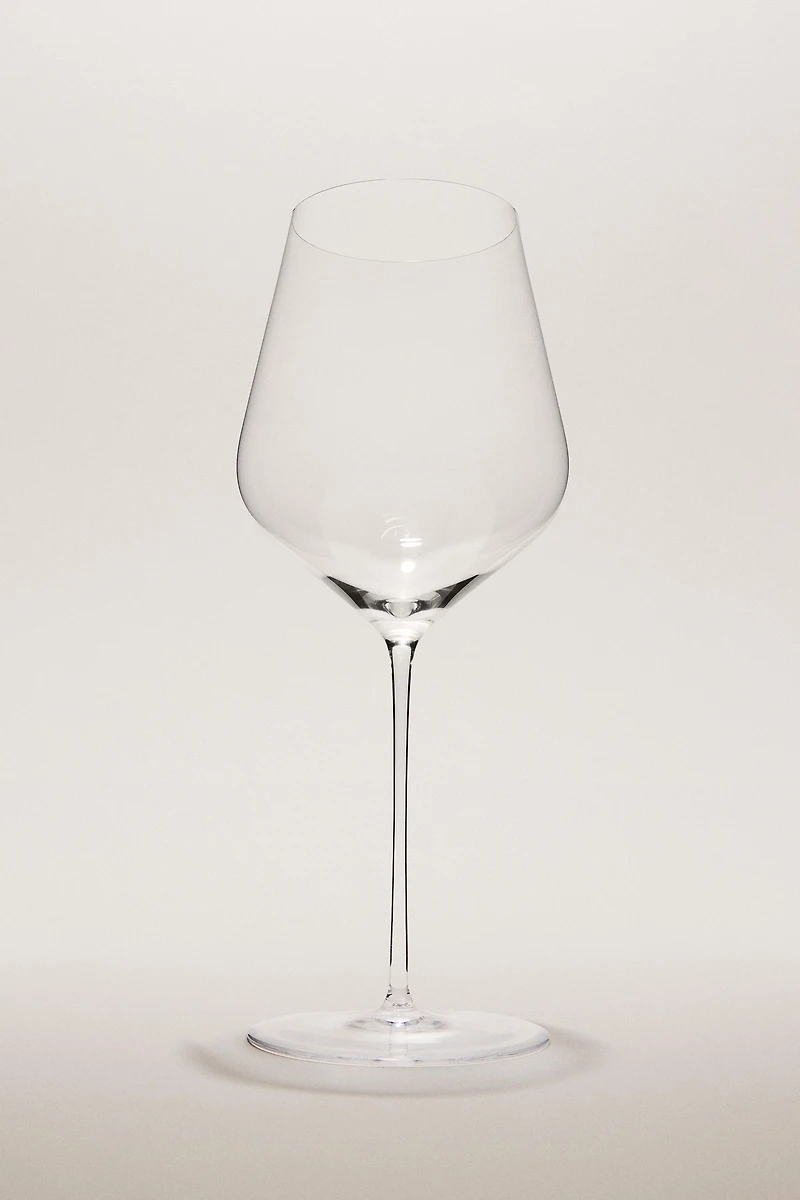 BLOWN CRYSTALLINE WINE GLASS