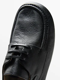 Leather deck shoes