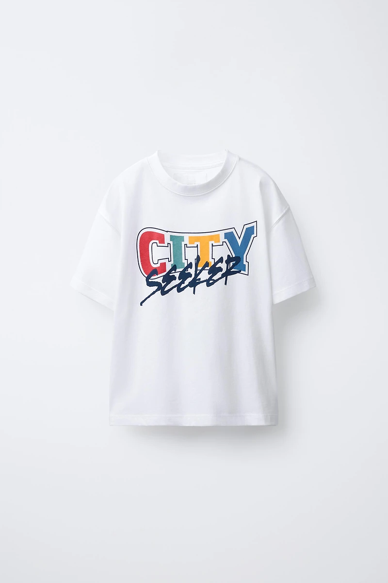 T-SHIRT VARSITY