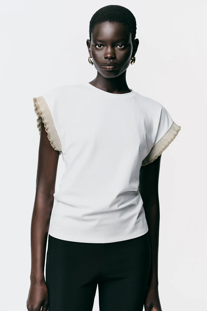 METALLIC THREAD RUFFLE T-SHIRT