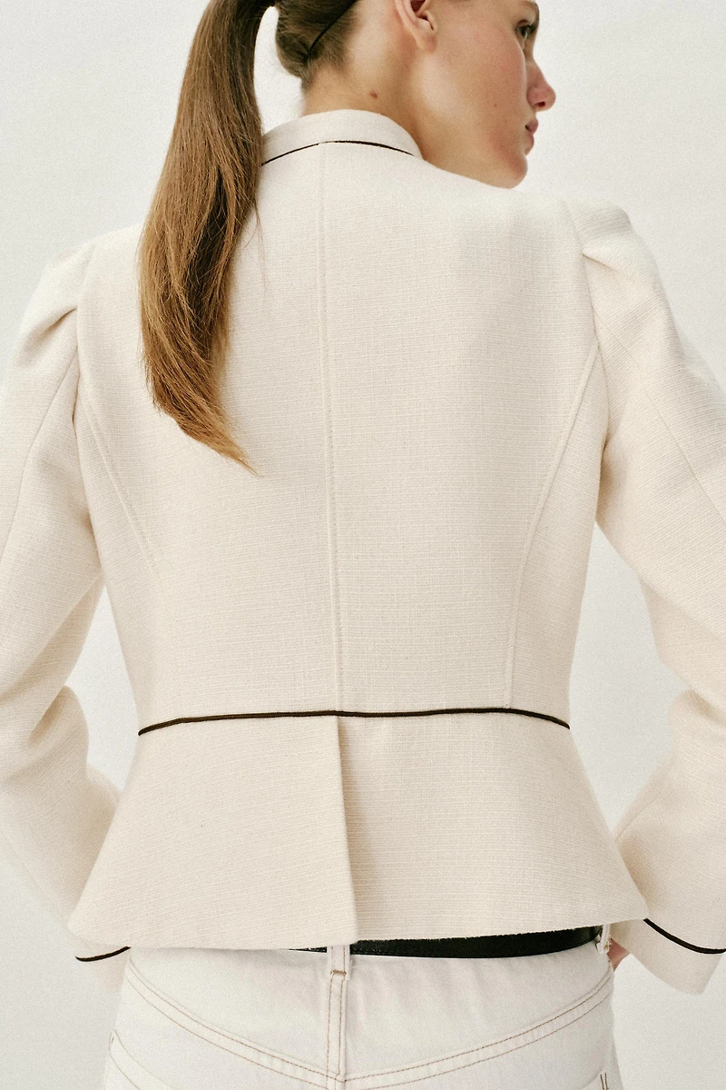 TAILORED CONTRAST PIPING BLAZER
