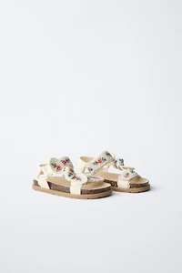 SANDALES BRODÉES AVEC NŒUD