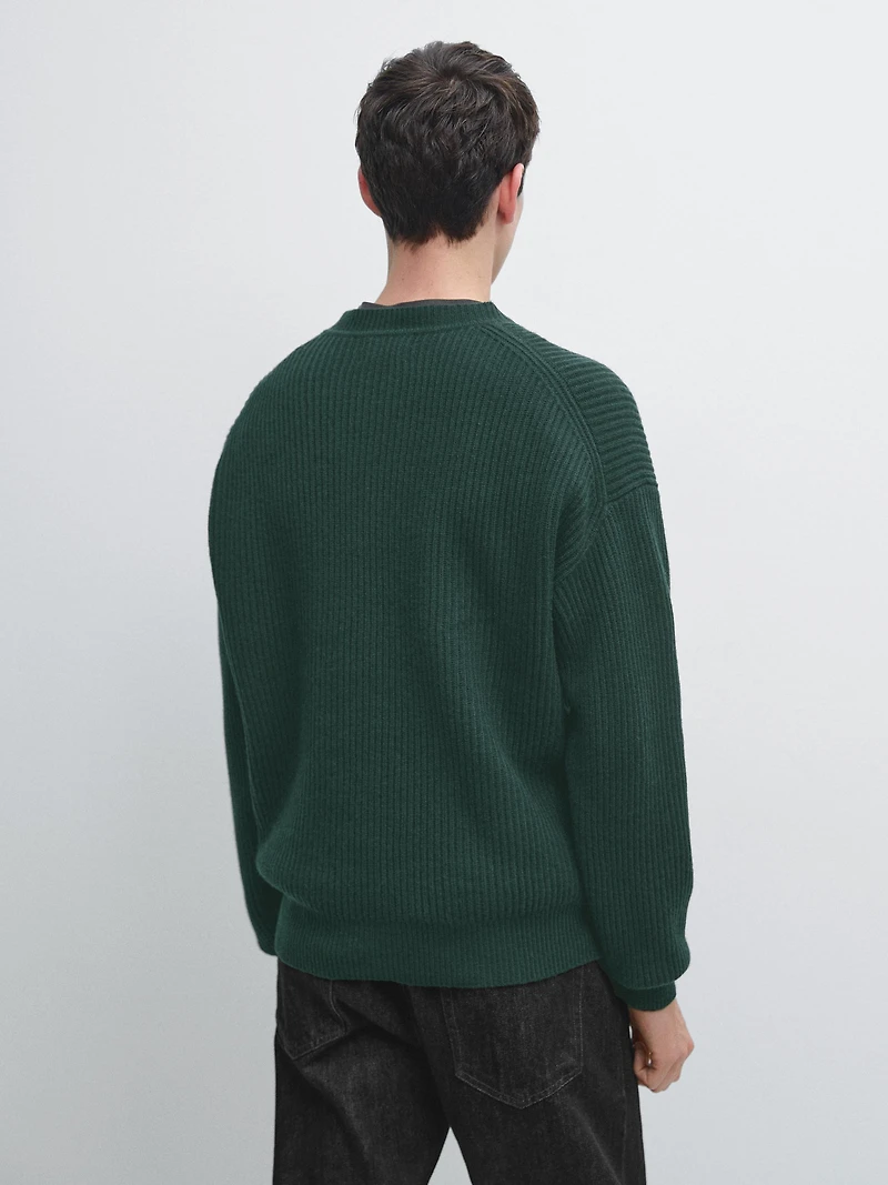 Knit 100% wool ribbed sweater