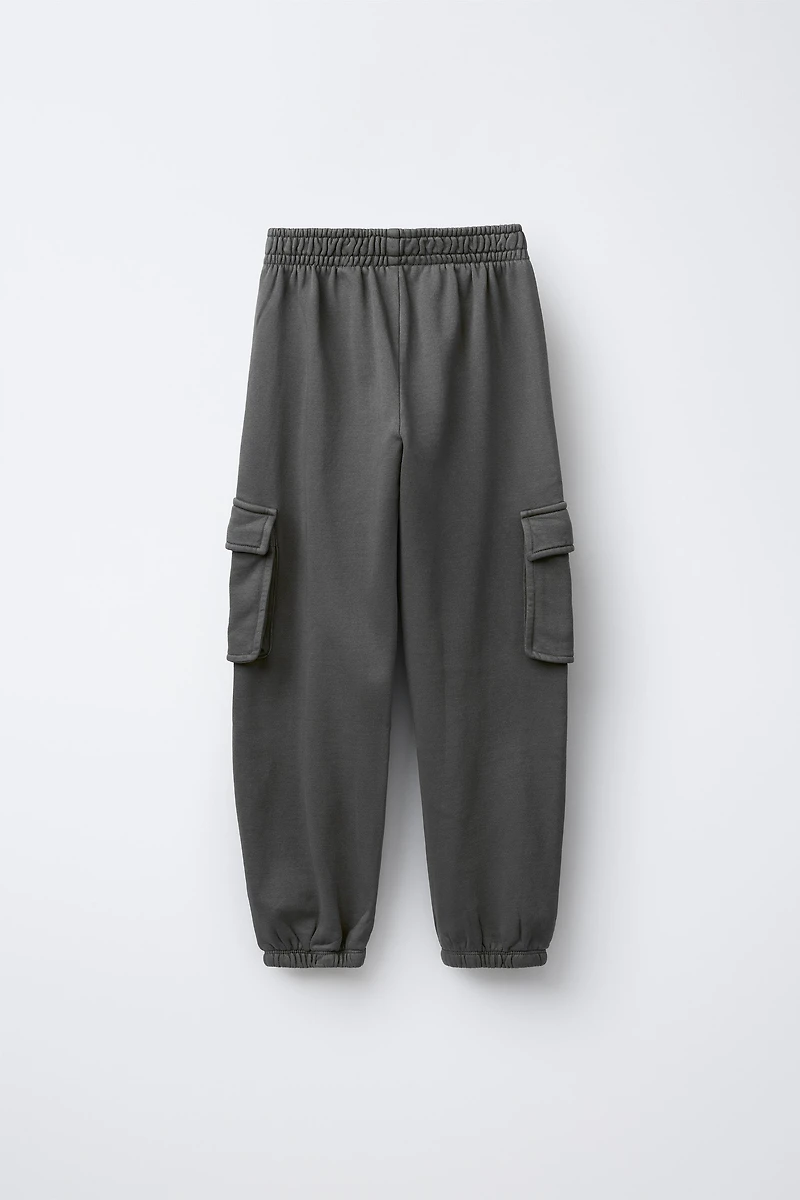 ENSEMBLE SWEAT ET JOGGER CARGO ÉTIQUETTE AUTOCOLLANTE