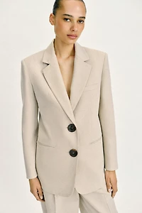 STRAIGHT CUT BLAZER WITH SHOULDER PADS AND TWO BUTTONS