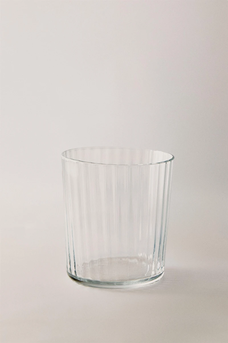 GLASS TUMBLER WITH LINE DESIGN