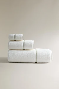 SCALLOPED BATH TOWEL
