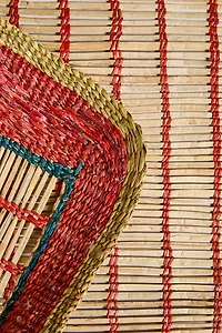 WOVEN STRAW RUNNER RUG