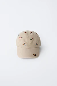CASQUETTE À MOTIFS CHIOTS BRODÉS
