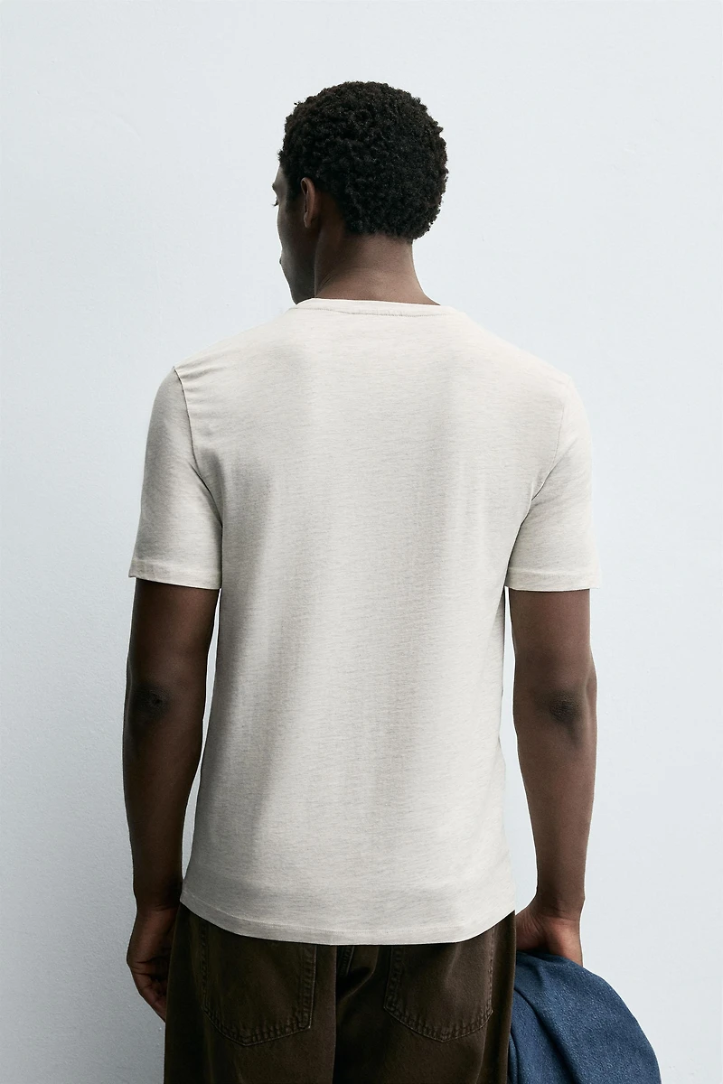 BASIC SLIM FIT T-SHIRT