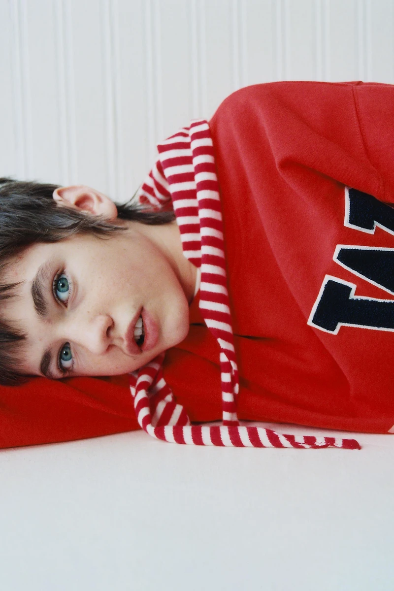 LOOP PATCH TEXT PRINT SWEATSHIRT