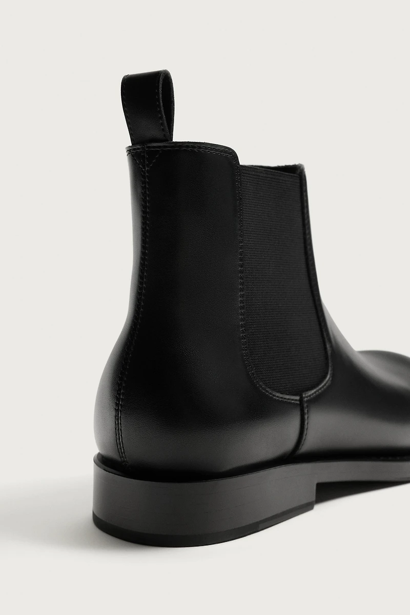 POINTED-TOE CHELSEA BOOTS
