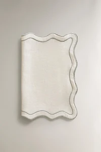 LINEN PLACEMAT WITH WAVY EDGE