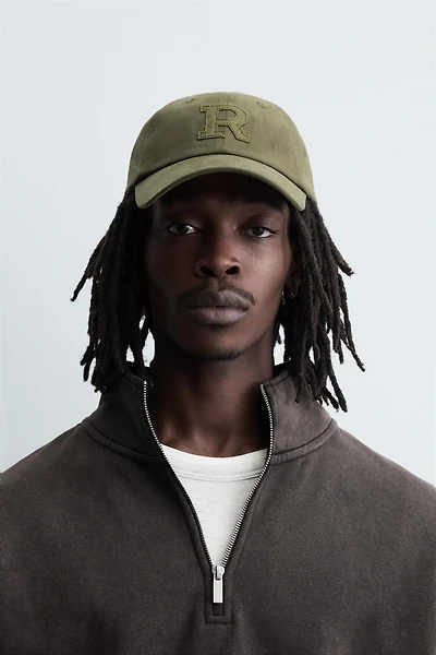 CASQUETTE AVEC PIÈCE LETTRE