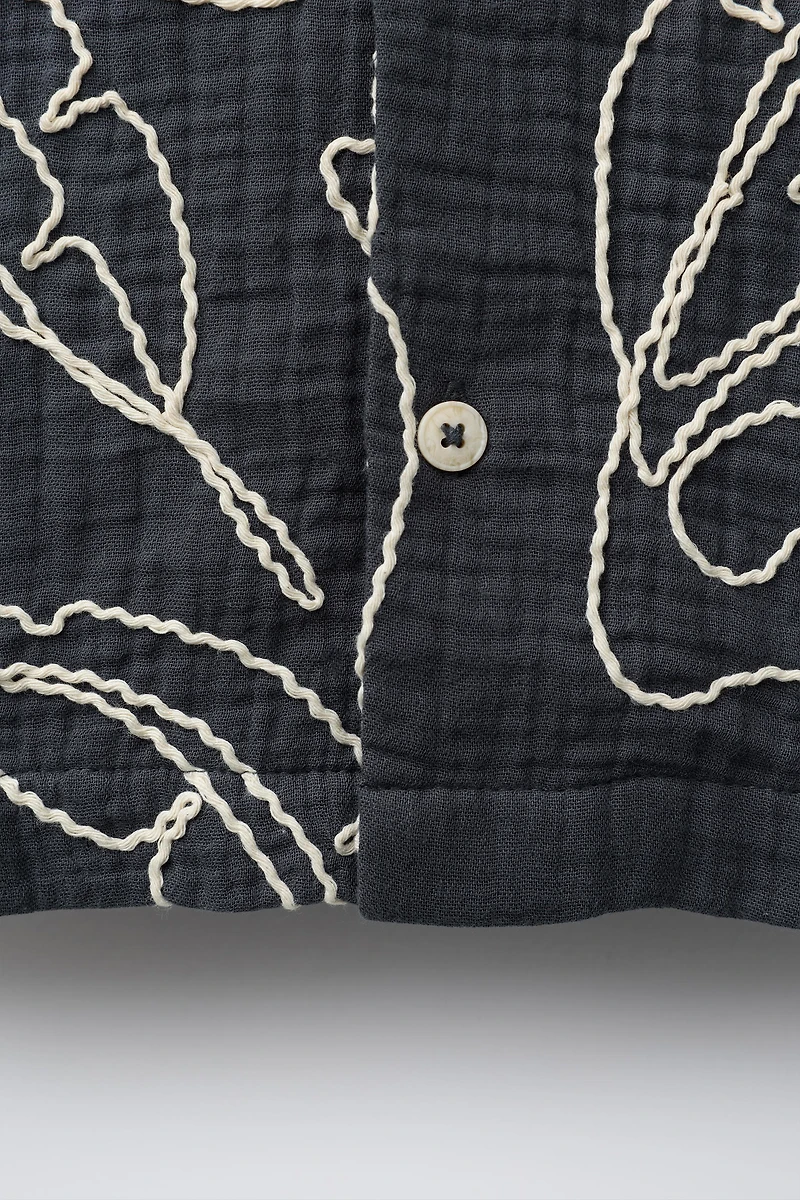 EMBROIDERED TEXTURE SHIRT