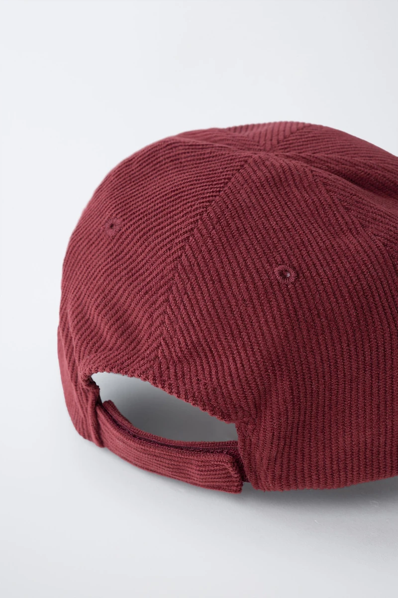 CASQUETTE EN VELOURS CÔTELÉ INITIALE