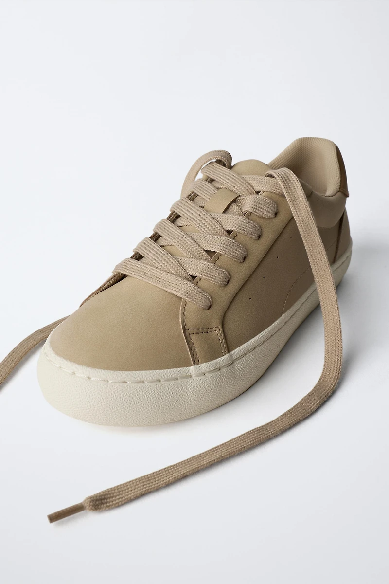MINIMAL SNEAKERS