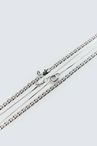 LOT DE 2 COLLIERS EN MATIÈRES VARIÉES