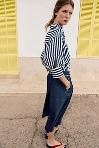 WIDE SHORTS WITH CONTRAST PIPING