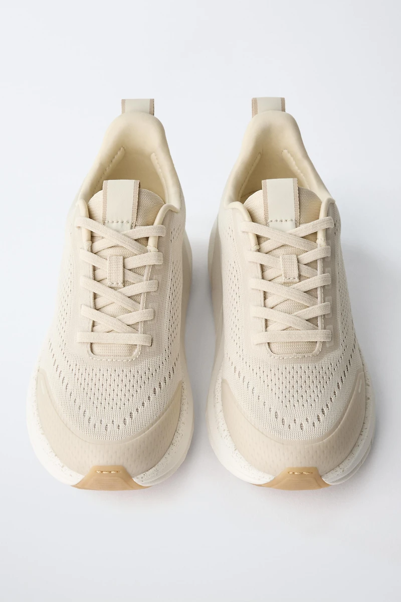 ATHLETIC SNEAKERS WITH SOLE DETAIL
