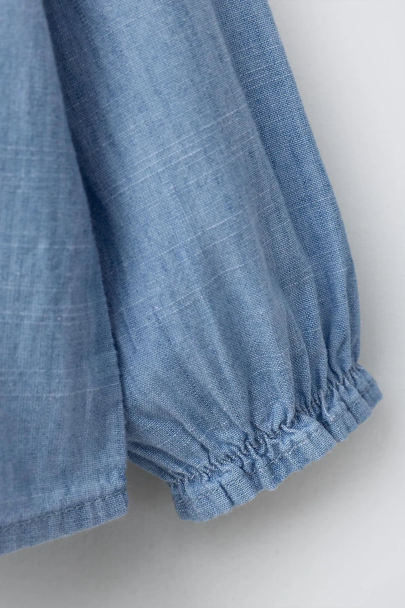 EMBROIDERED PETER PAN COLLAR SHIRT