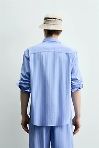 CHEMISE À RAYURES ET POCHE
