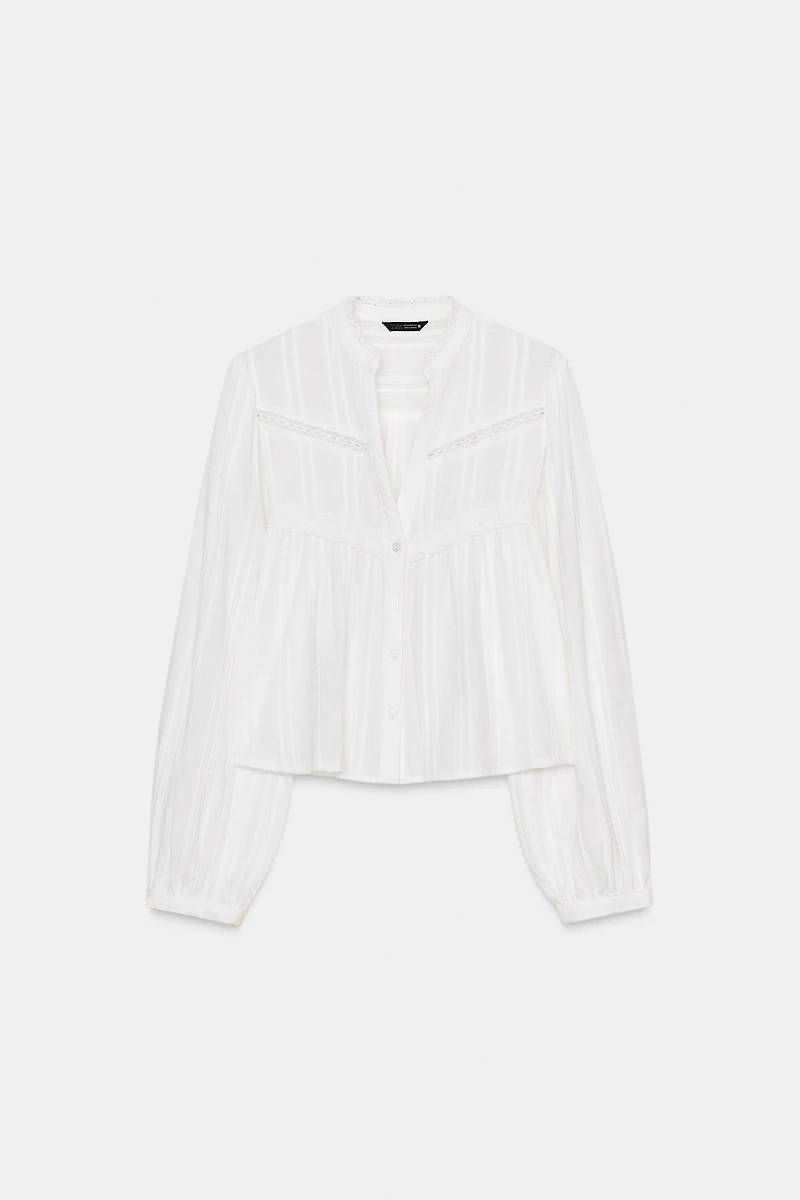 CHEMISE COURTE AVEC DENTELLE