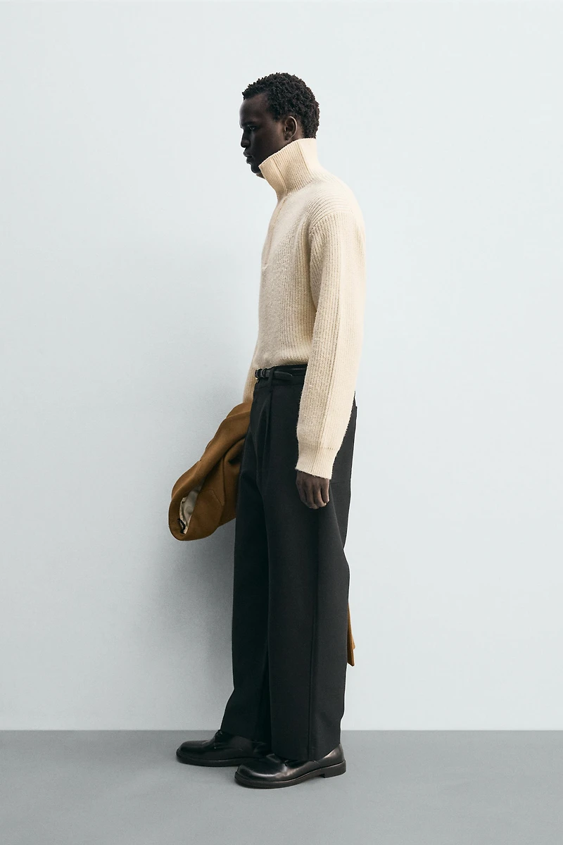 TEXTURED MOCK NECK JUMPER