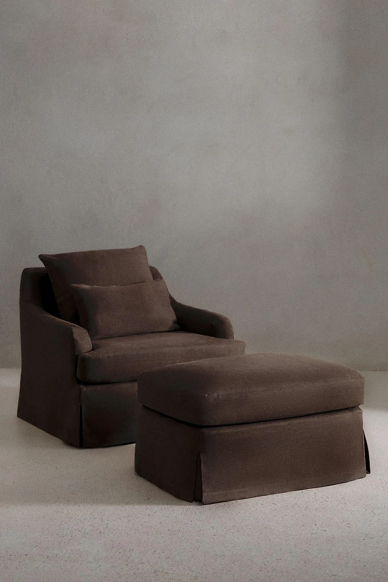 FOOTSTOOL 01