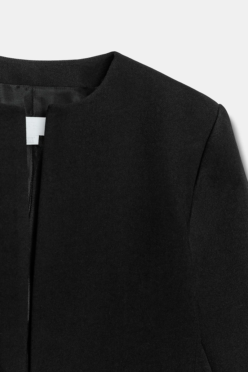 SHORT BLAZER WITH SHOULDER PADS