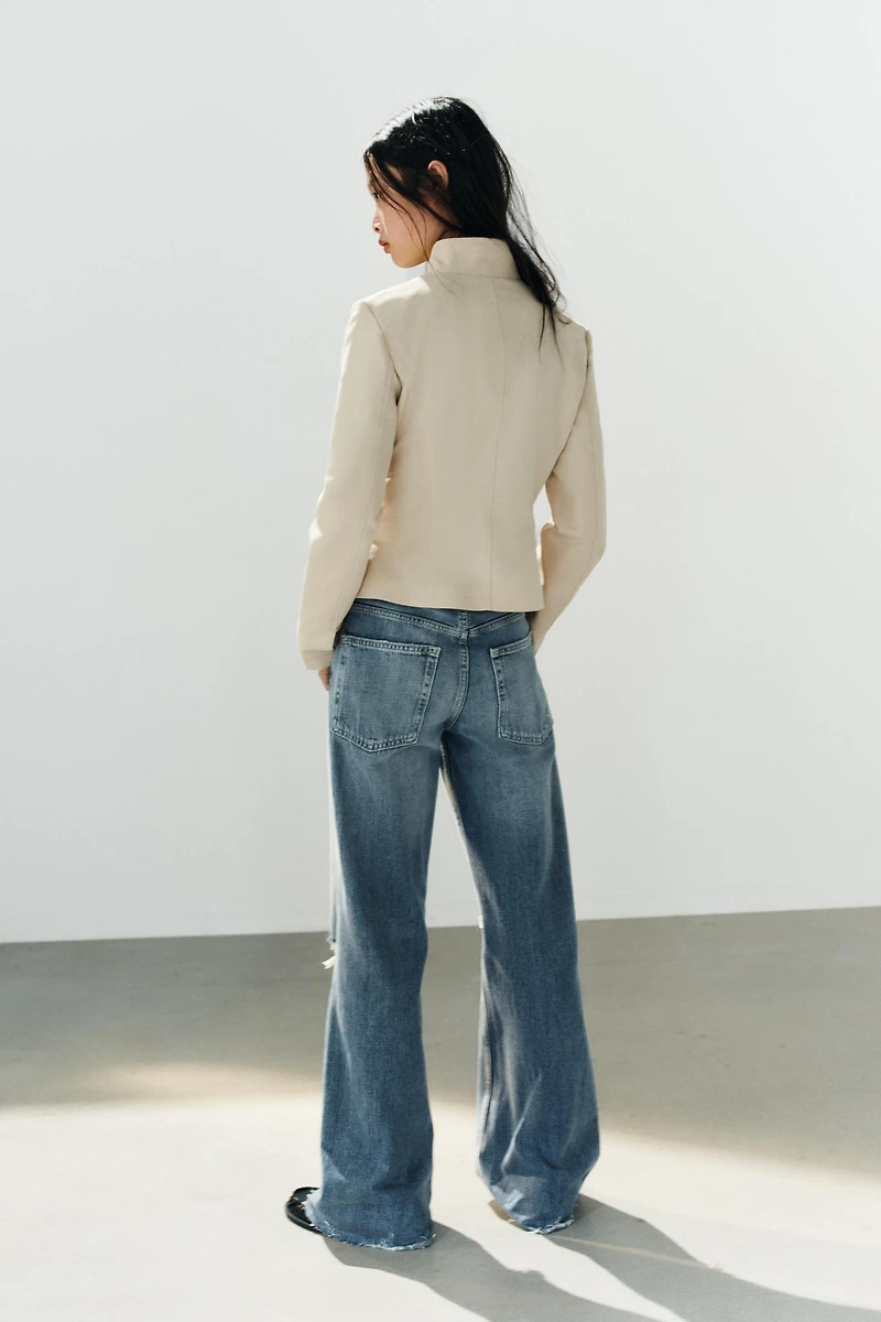 BUTTONED DOUBLE-BREASTED BLAZER