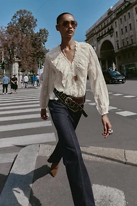 CHEMISE ROMANTIQUE EN PLUMETIS