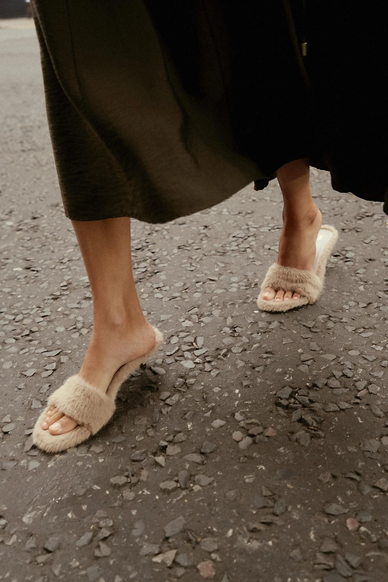 FAUX FUR HEELED SANDALS